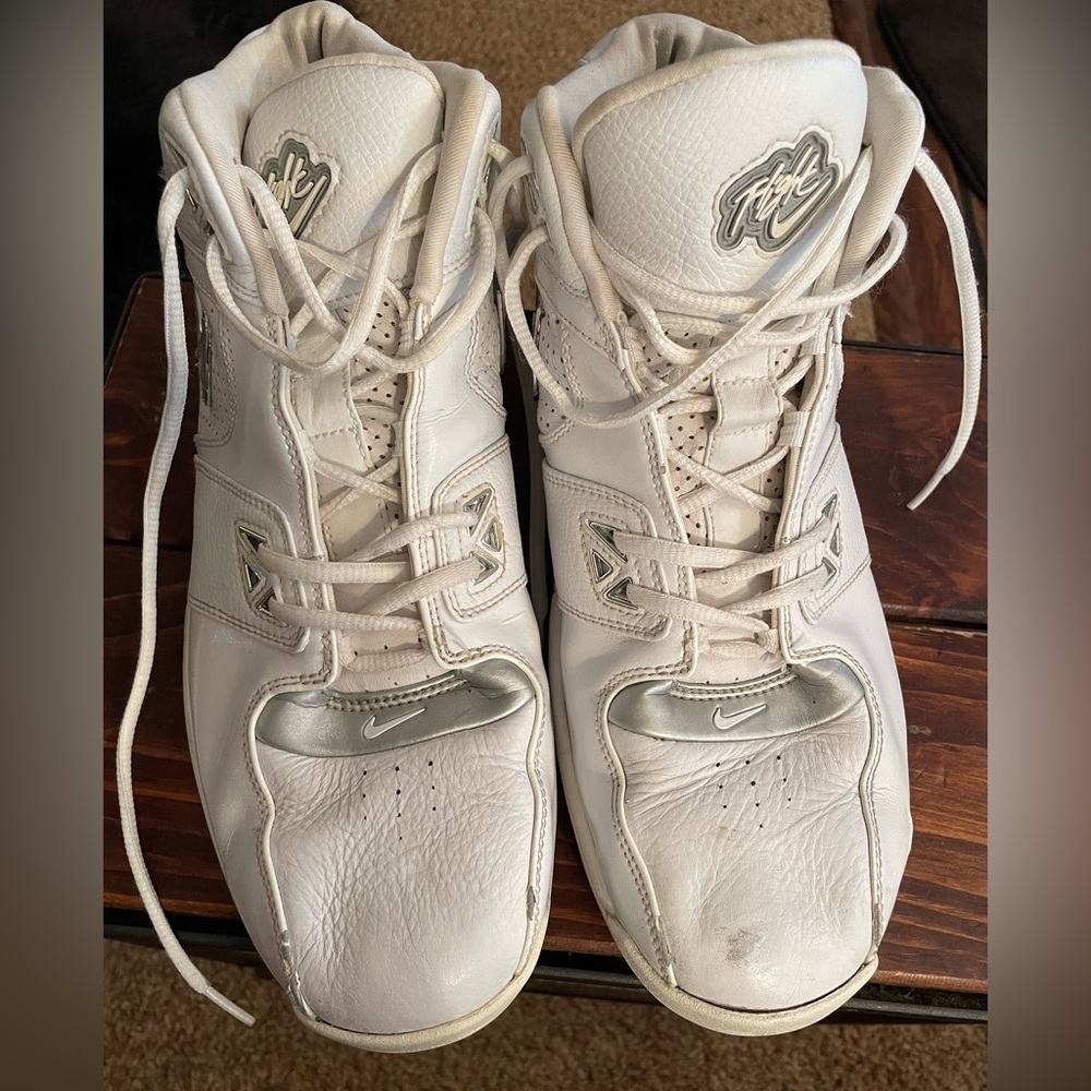 Nike Flight 310100 Sz 14 White and Silver